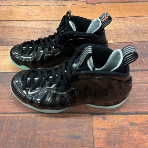 Nike Men's Air Foamposite One Basketball Shoes - Picture 5 of 6